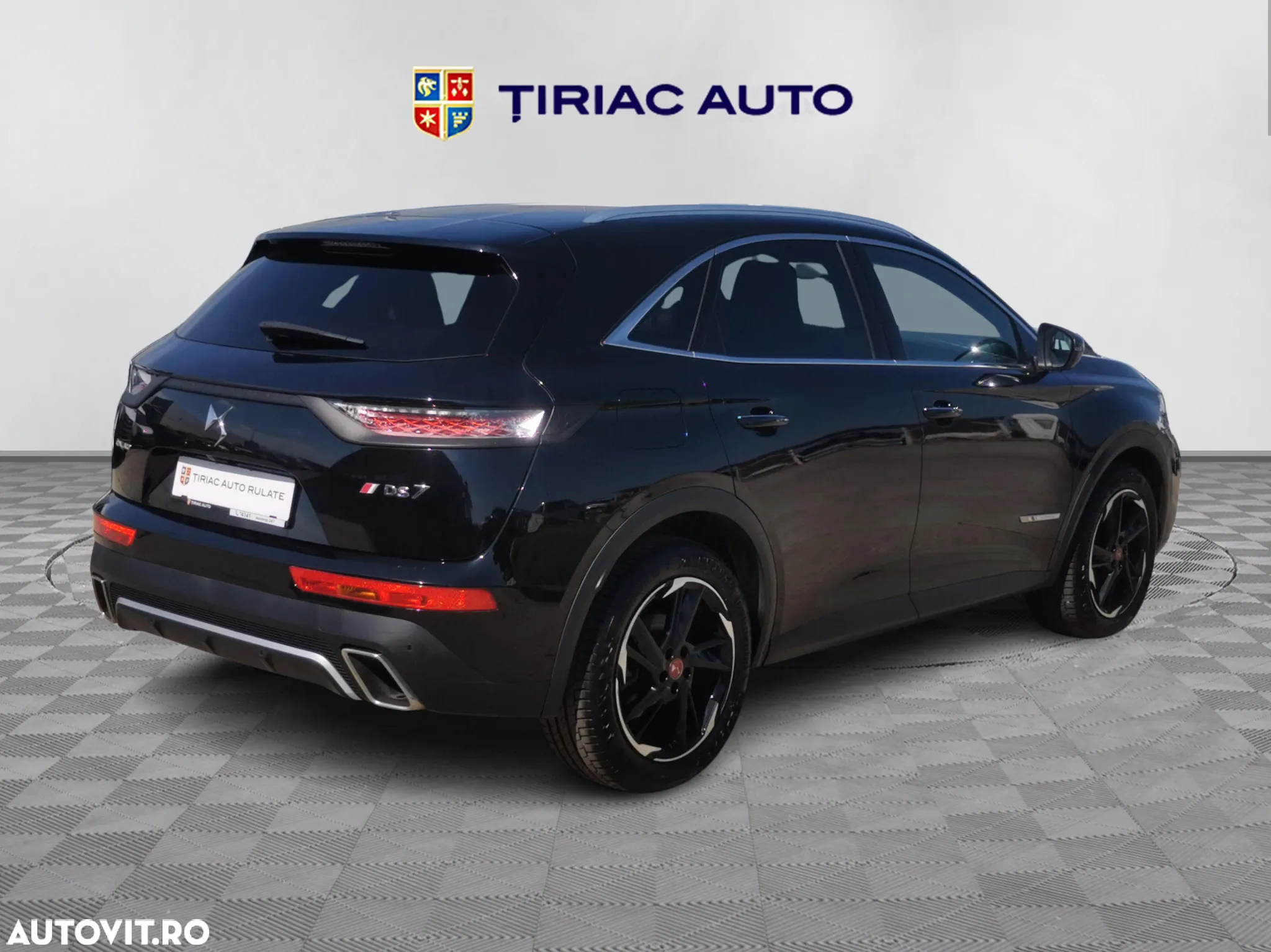DS Automobiles DS 7 Crossback DS7 1.6 PHeV AWD 300 EAT8 PERFORMANCE LINE + - 6