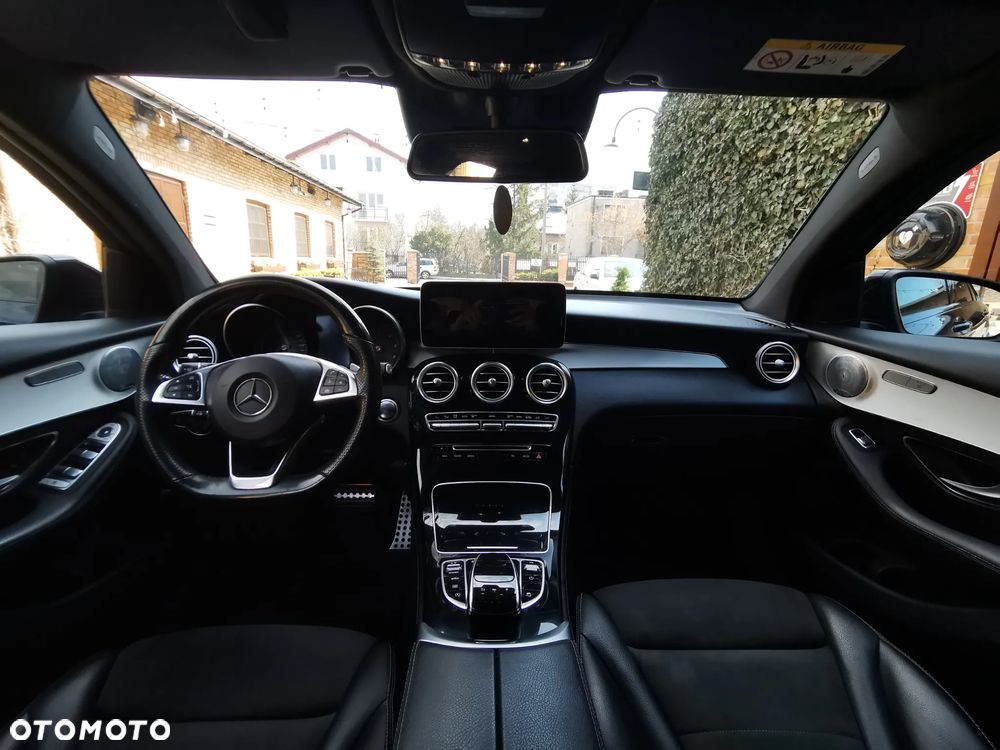 Mercedes-Benz GLC - 32