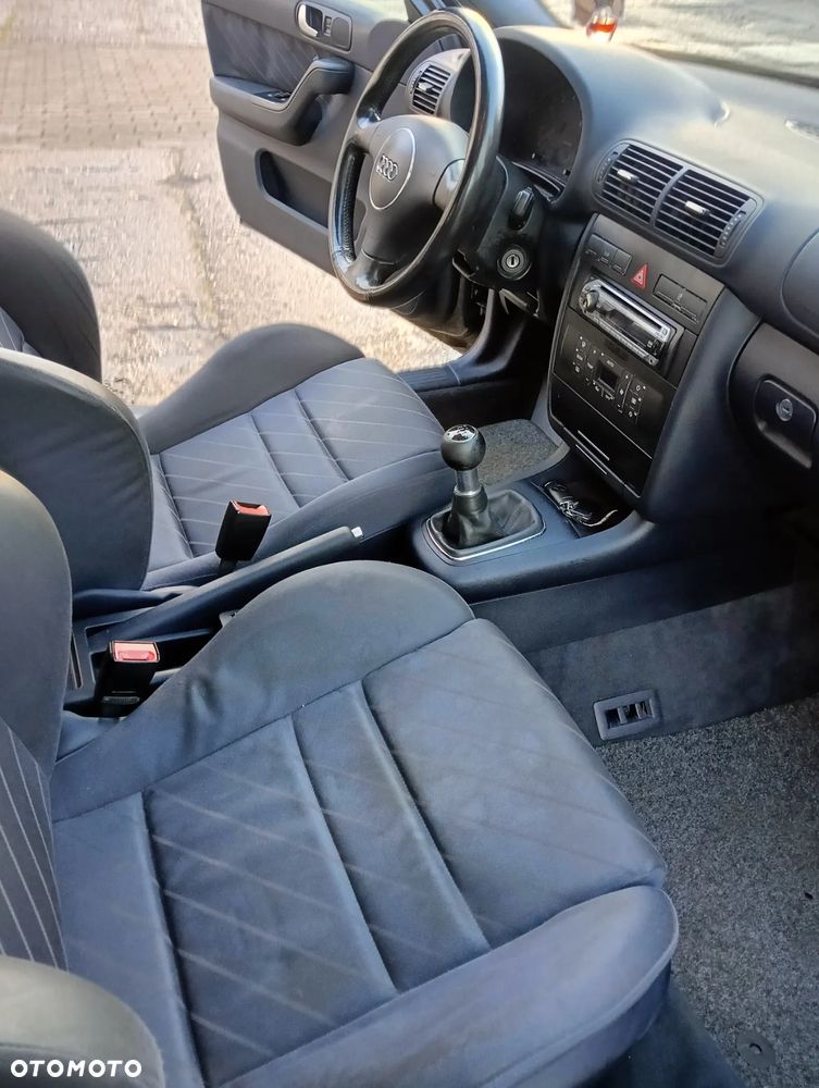 Audi A3 Sportback 1.8 Ambition - 14