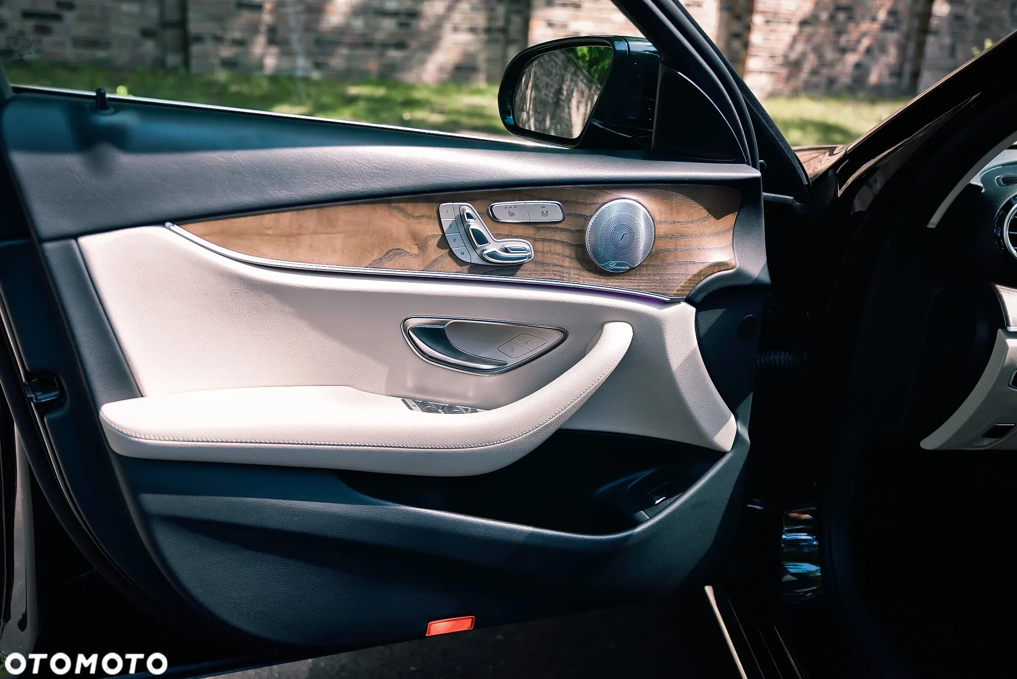 Mercedes-Benz Klasa E 400 4Matic 9G-TRONIC Avantgarde - 27
