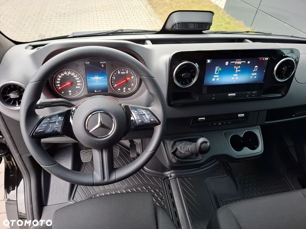 Mercedes-Benz Sprinter - 21