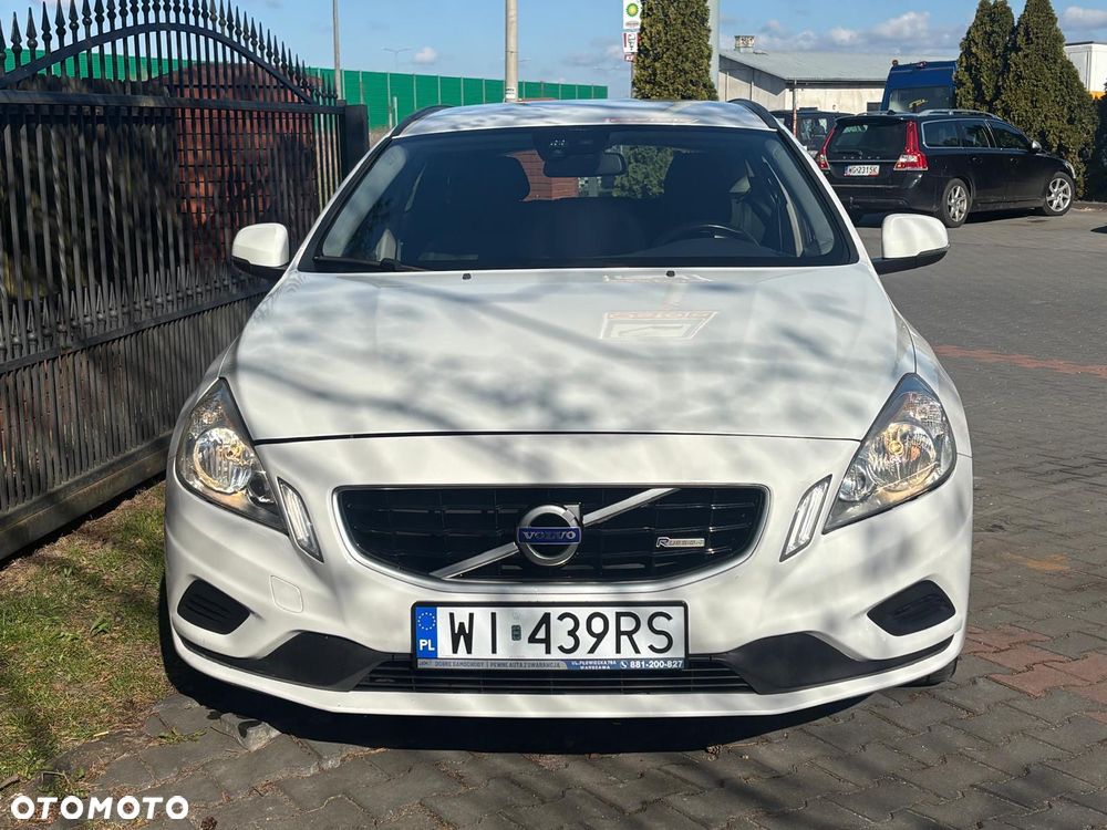 Volvo V60 D3 R-Design - 34