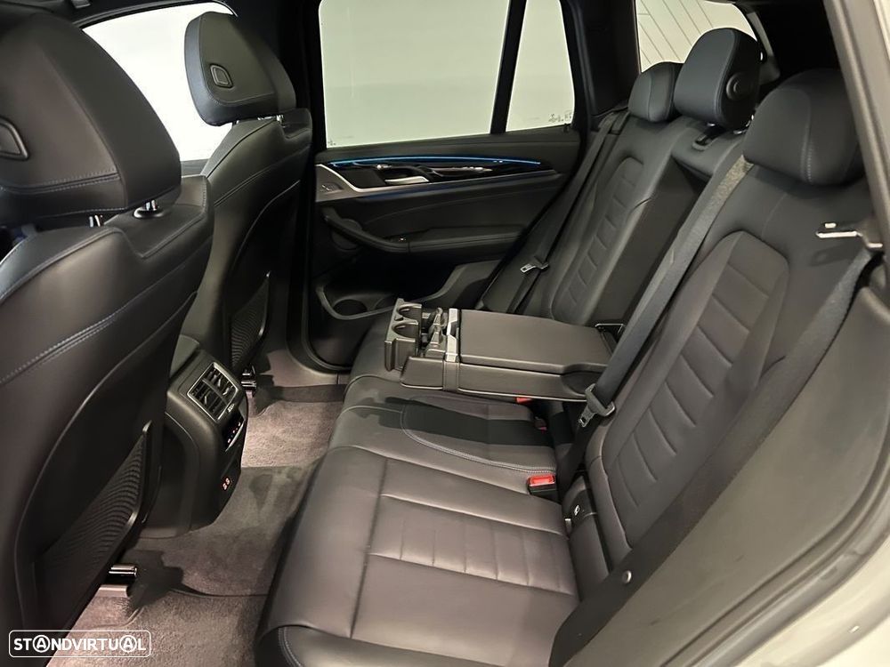 BMW iX3 M Sport Impressive - 30