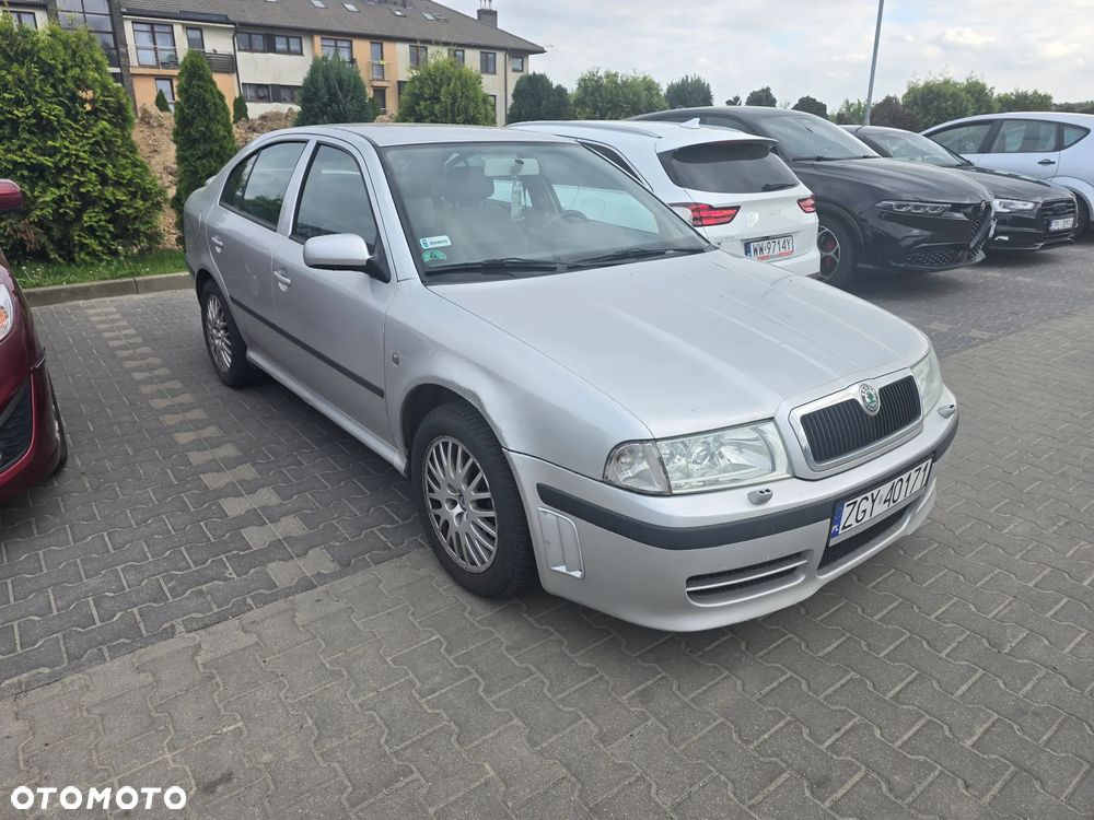 Skoda Octavia 2.0 Elegance - 2