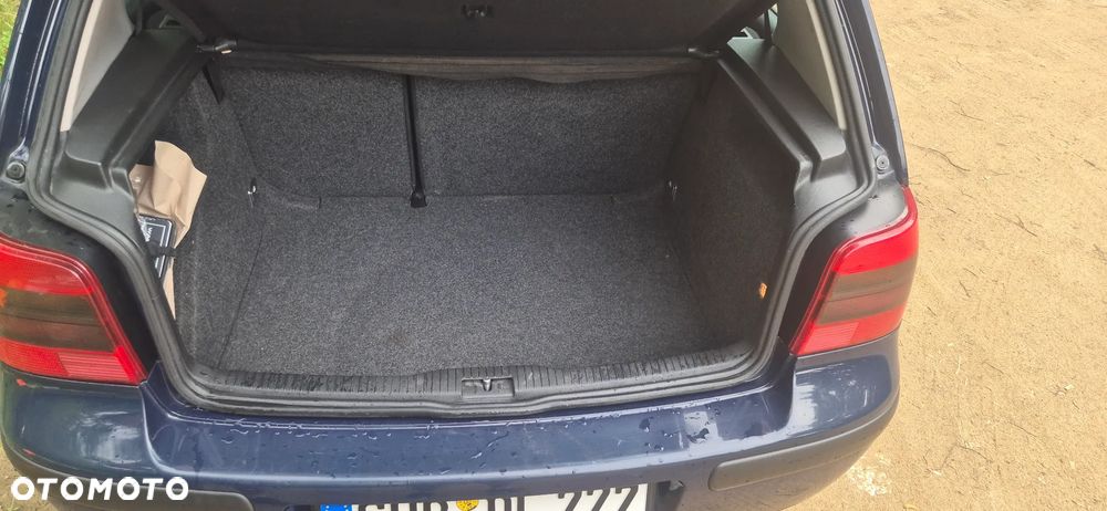 Volkswagen Golf - 10