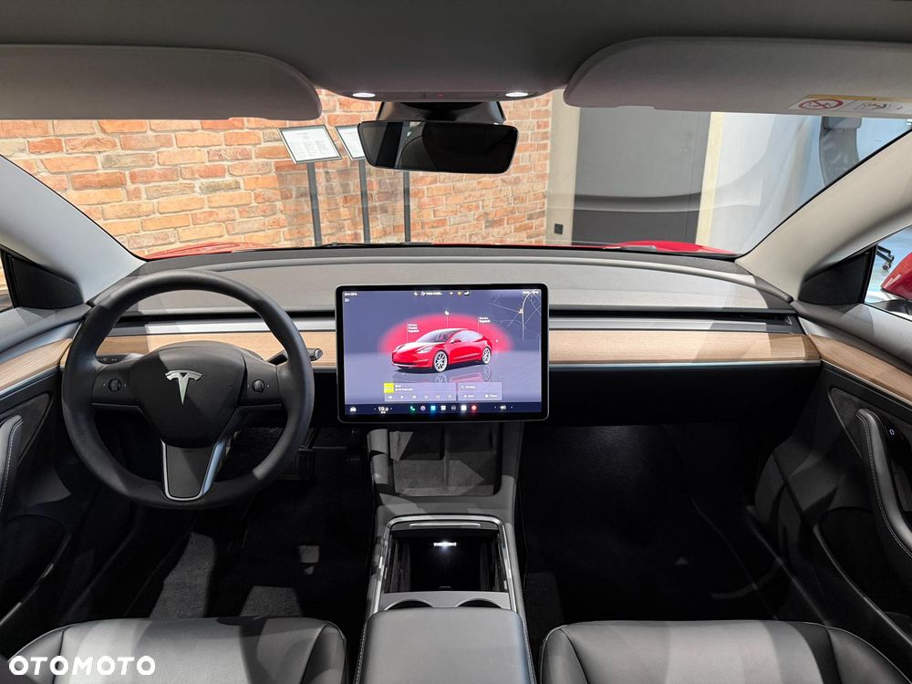Tesla Model 3 - 13