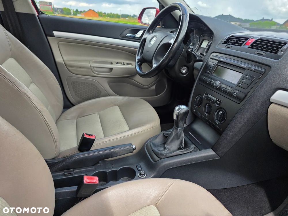 Skoda Octavia 1.6 Ambiente - 5