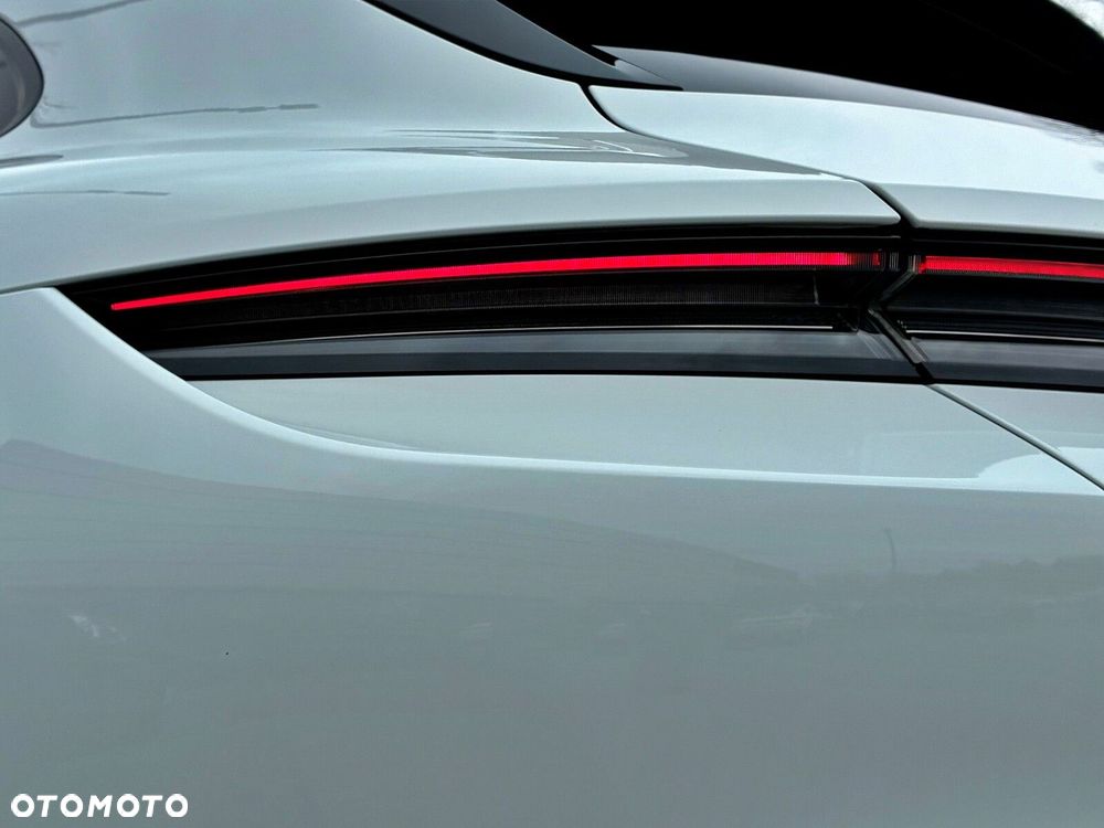 Porsche Taycan - 10