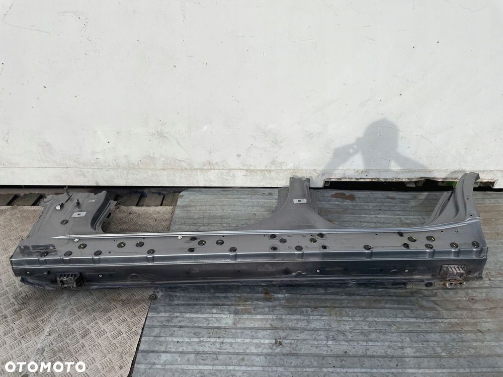 Prog lewy poszycie progu cwiartka lewa A52/7 SPACEGRAU BMW E70 X5 zdrowy - 7