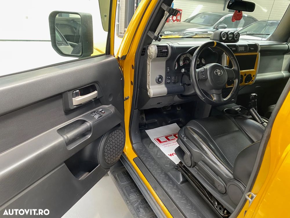 Toyota FJ - 10
