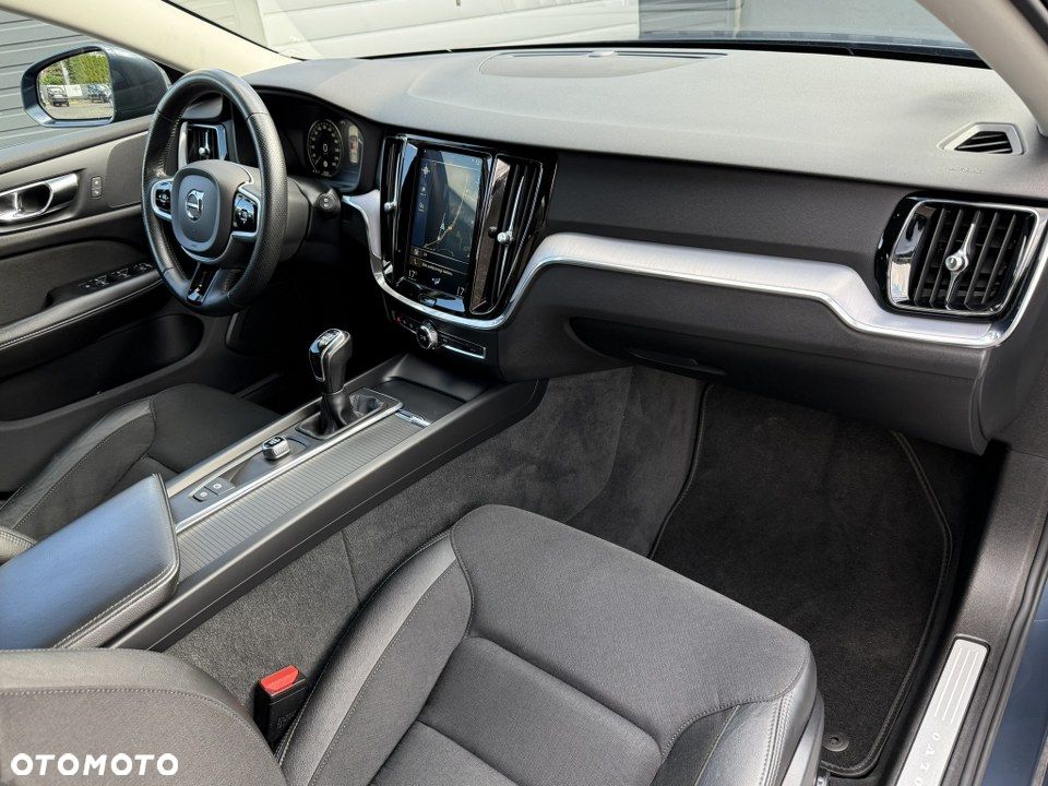 Volvo V60 D3 Momentum - 28