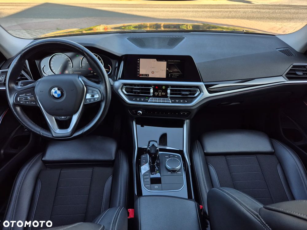BMW Seria 3 330i Sport Line - 14