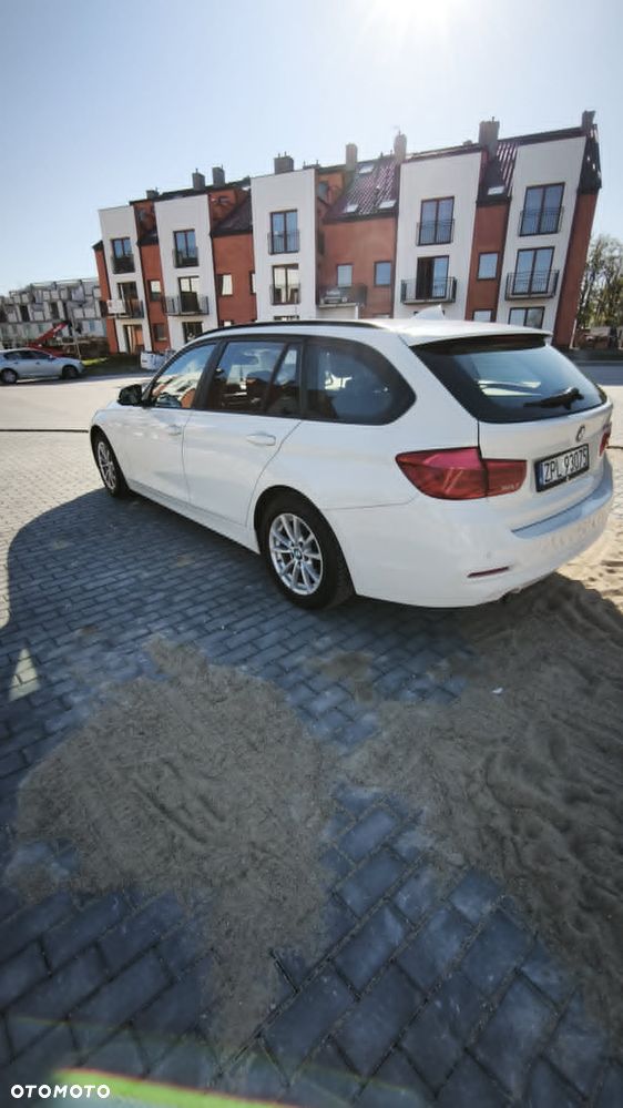 BMW Seria 3 318i GPF Advantage - 11