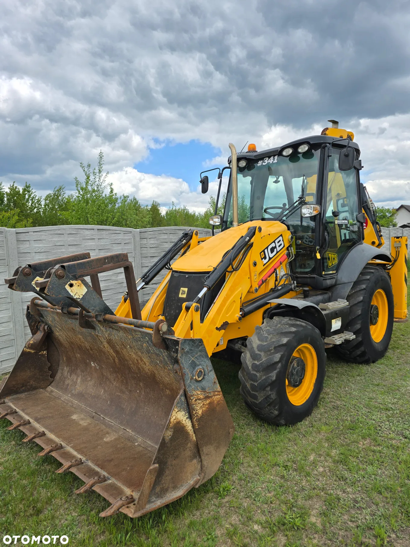 JCB - 8