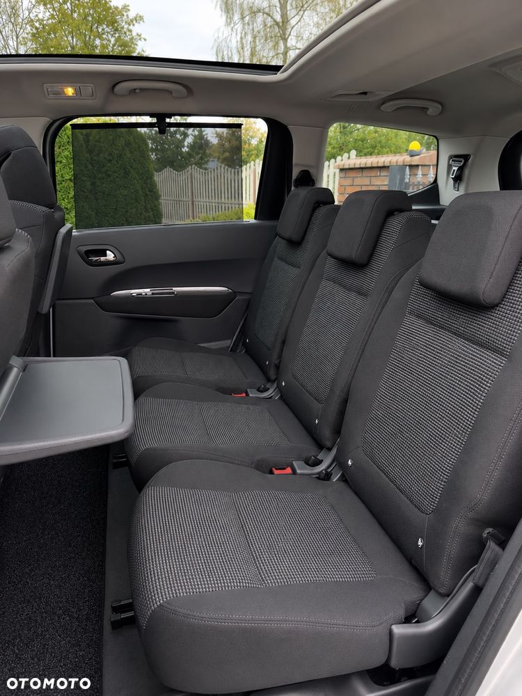 Peugeot 5008 1.6 THP Family 7os - 19