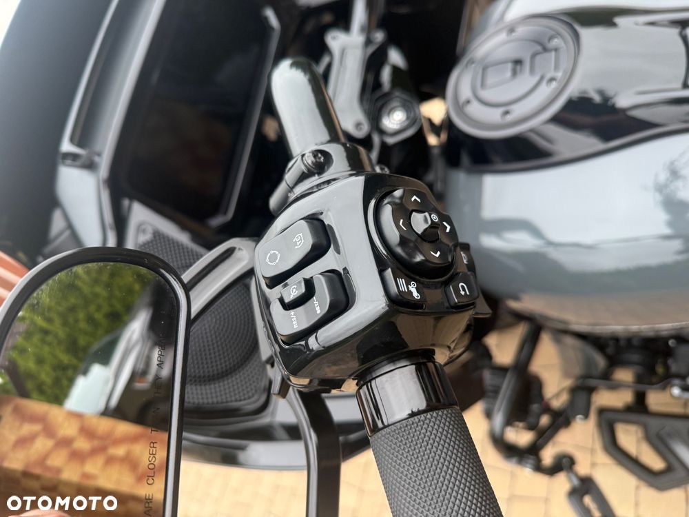 Harley-Davidson Touring Road Glide - 13