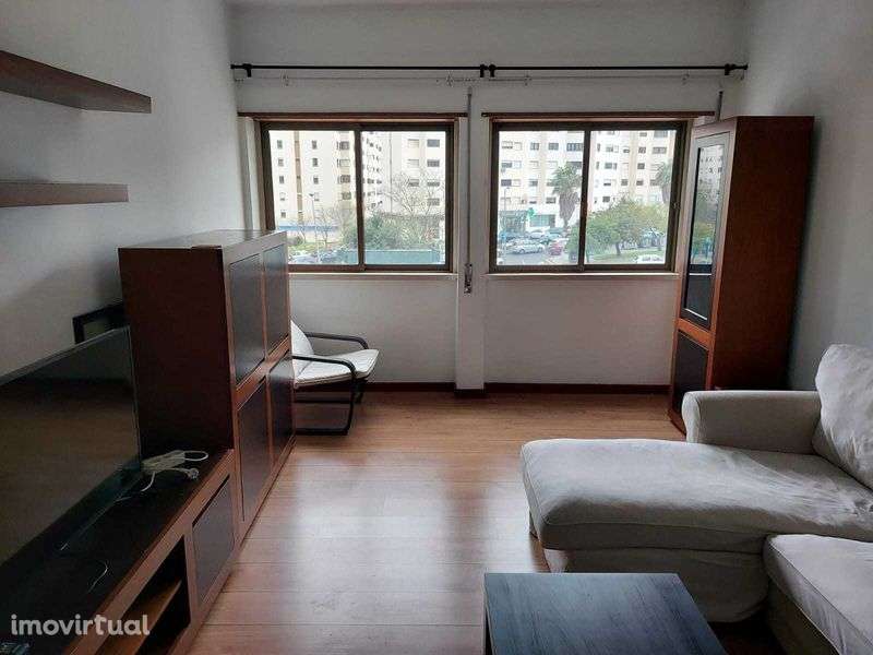 Arrenda-se T2 (mobilado) no Infantado, Loures - Grande imagem: 2/11