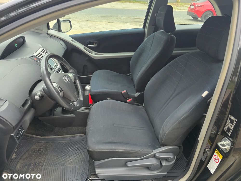 Toyota Yaris - 7