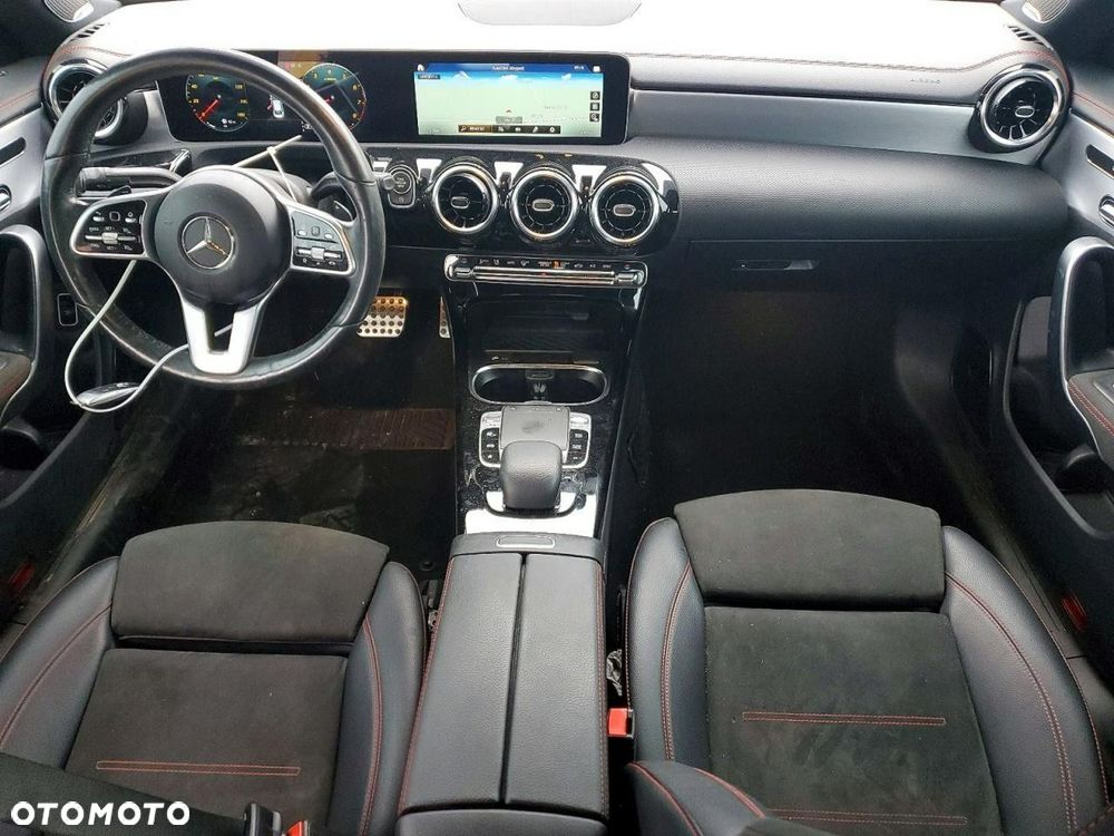 Mercedes-Benz CLA 250 4Matic 7G-DCT AMG Line - 8