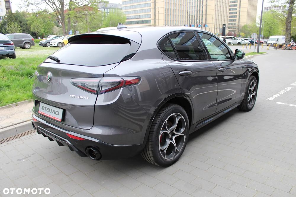 Alfa Romeo Stelvio - 9