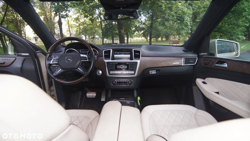 Mercedes-Benz ML - 11