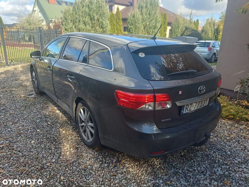 Toyota Avensis - 5