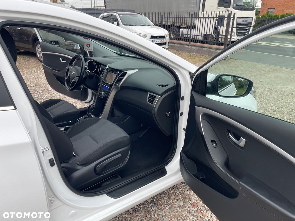 Hyundai i30 1.6 CRDi BlueDrive Premium DCT - 13