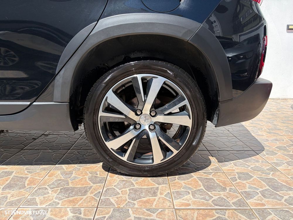 Peugeot 2008 1.2 PureTech GT Line - 47