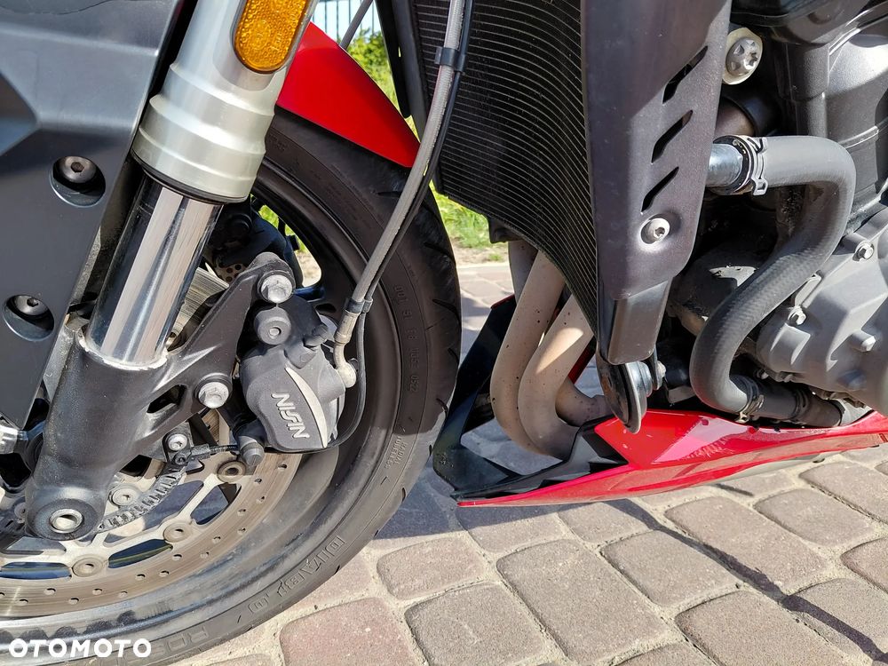 Triumph Street Triple - 14