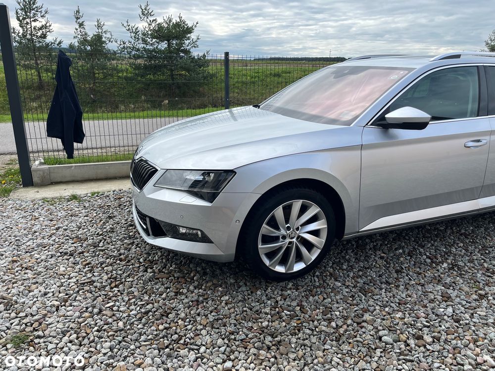 Skoda Superb 2.0 TDI 4x4 Premium Edition - 2
