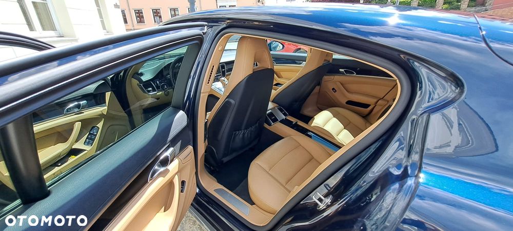 Porsche Panamera 4 Edition - 10