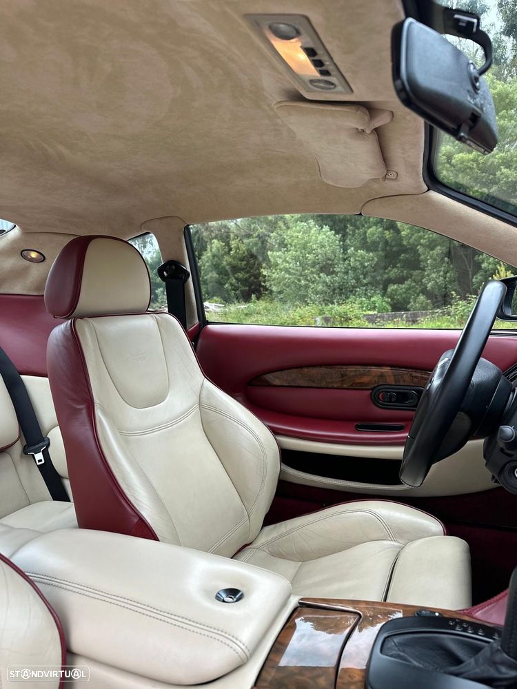 Aston Martin DB7 Vantage Coupé - 17