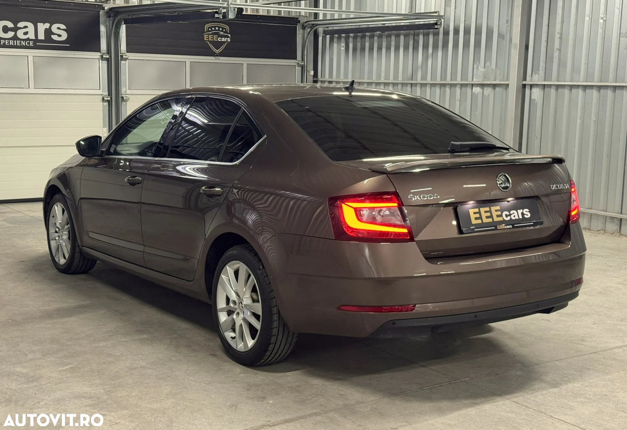 Skoda Octavia 1.6 TDI DSG Ambition - 5