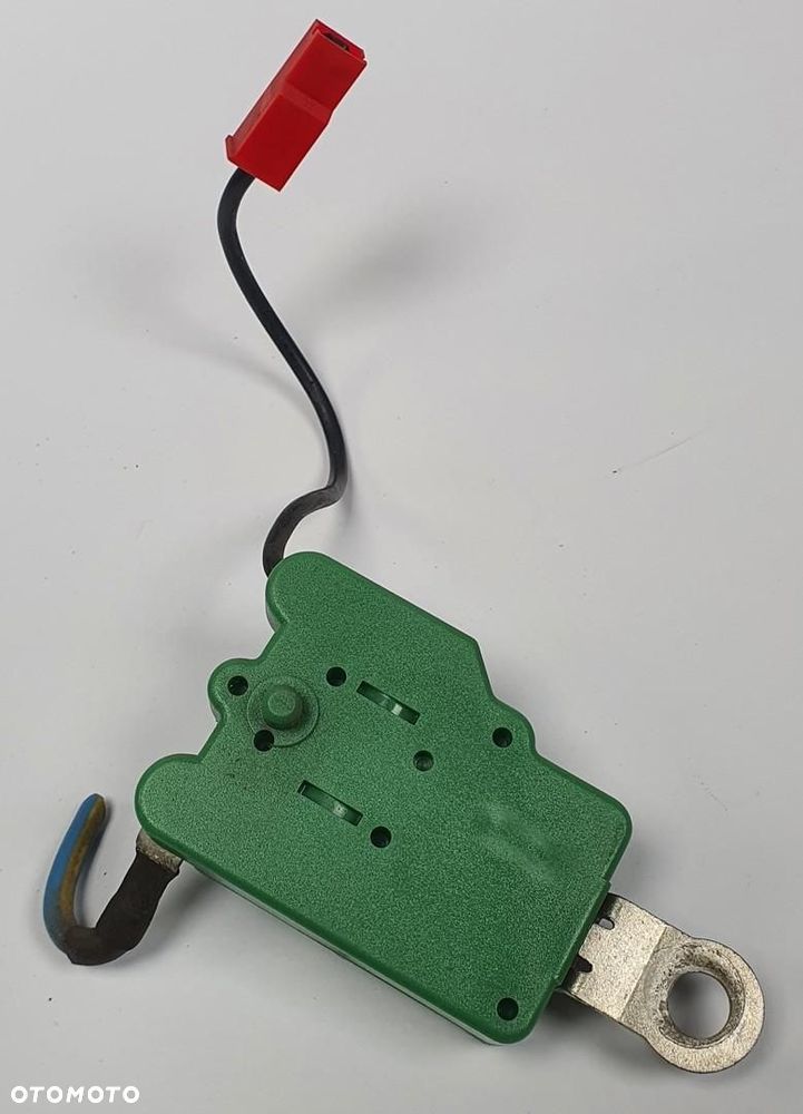 WZMACNIACZ ANTENY MERCEDES W220 2208202389 - 2