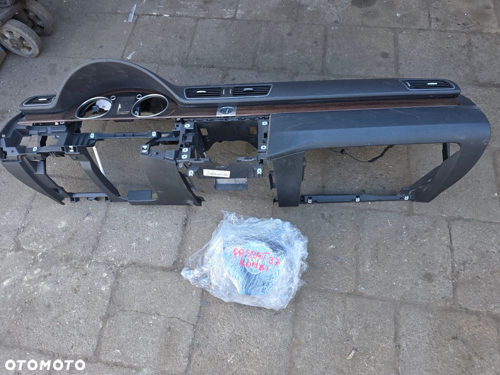 Konsola  kokpit  vw Passat  B7  oryginał - 1