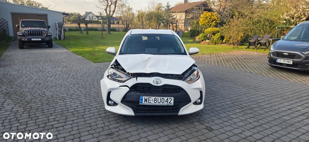 Toyota yaris VAN - 8