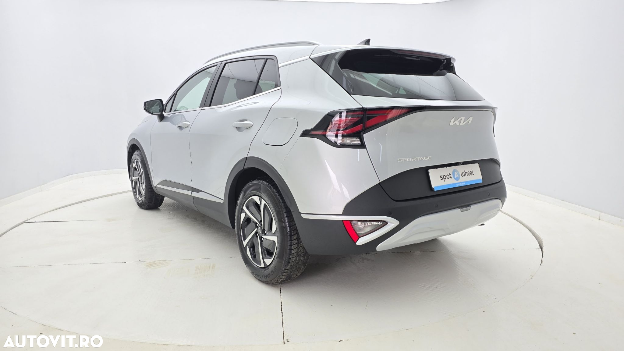 Kia Sportage 1.6 T-GDI HEV 6AT 4x4 Business Line - 8