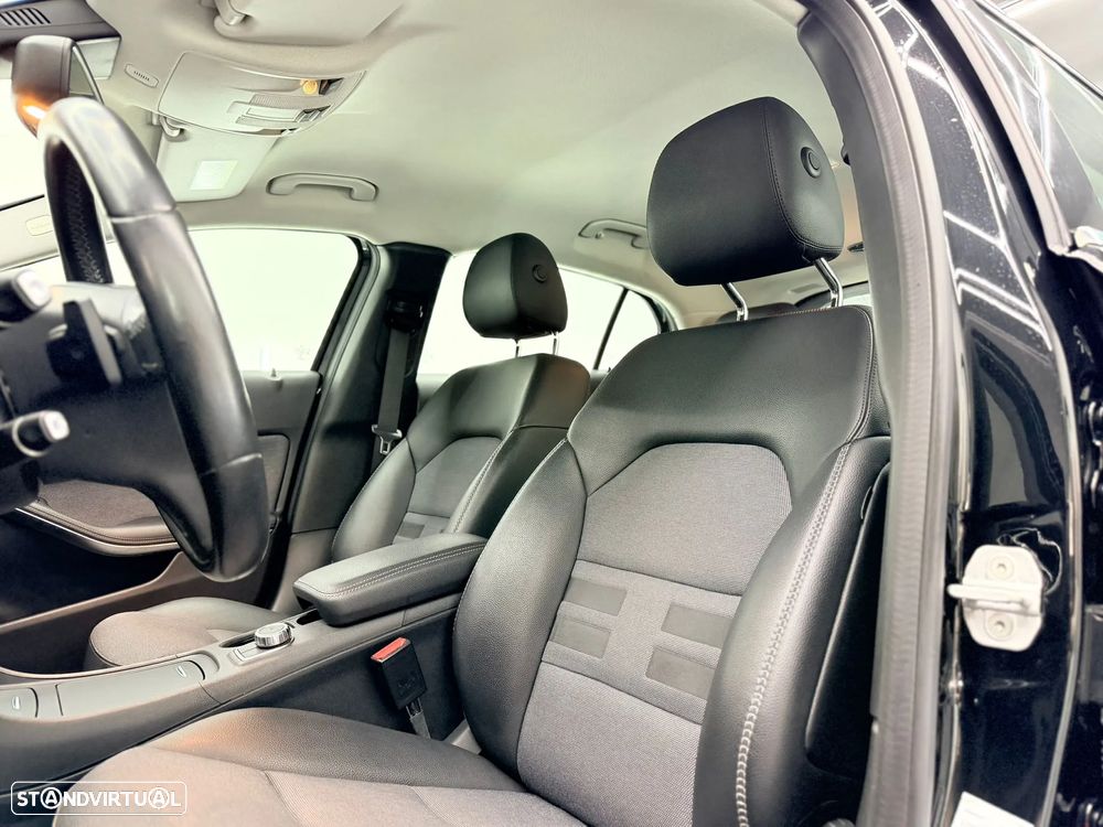Mercedes-Benz GLA 200 7G-DCT Urban - 17
