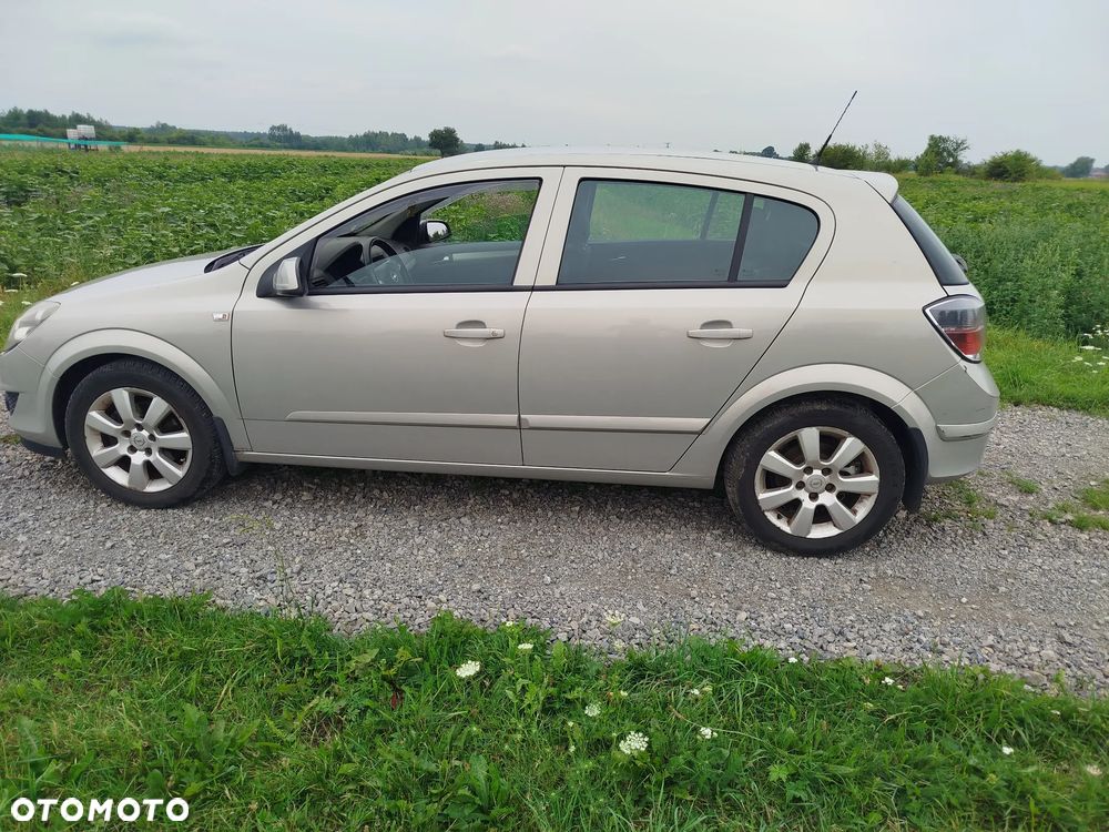Opel Astra 1.7 CDTI Essentia - 3