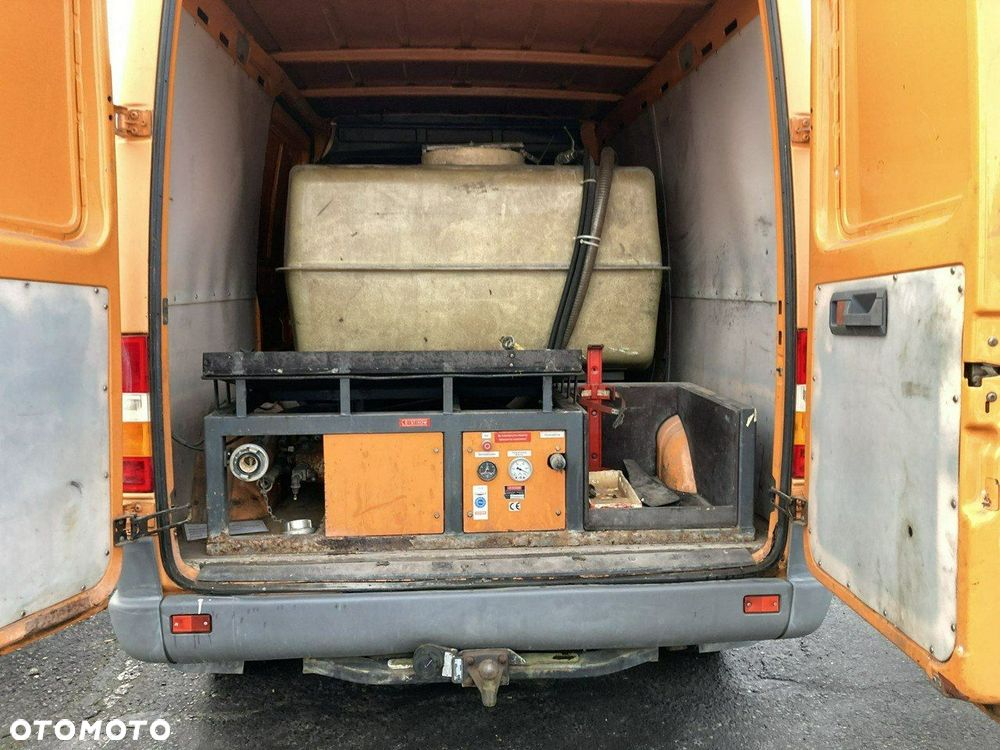 Mercedes-Benz Sprinter - 4