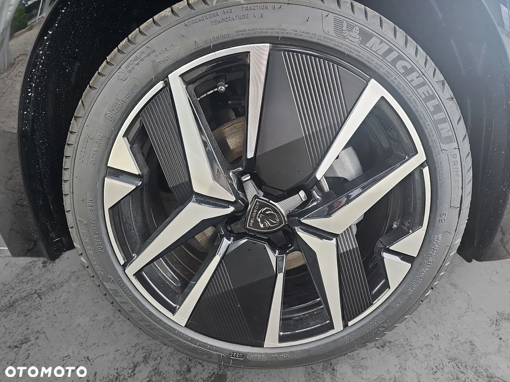 Peugeot 208 1.2 mHEV GT - 9