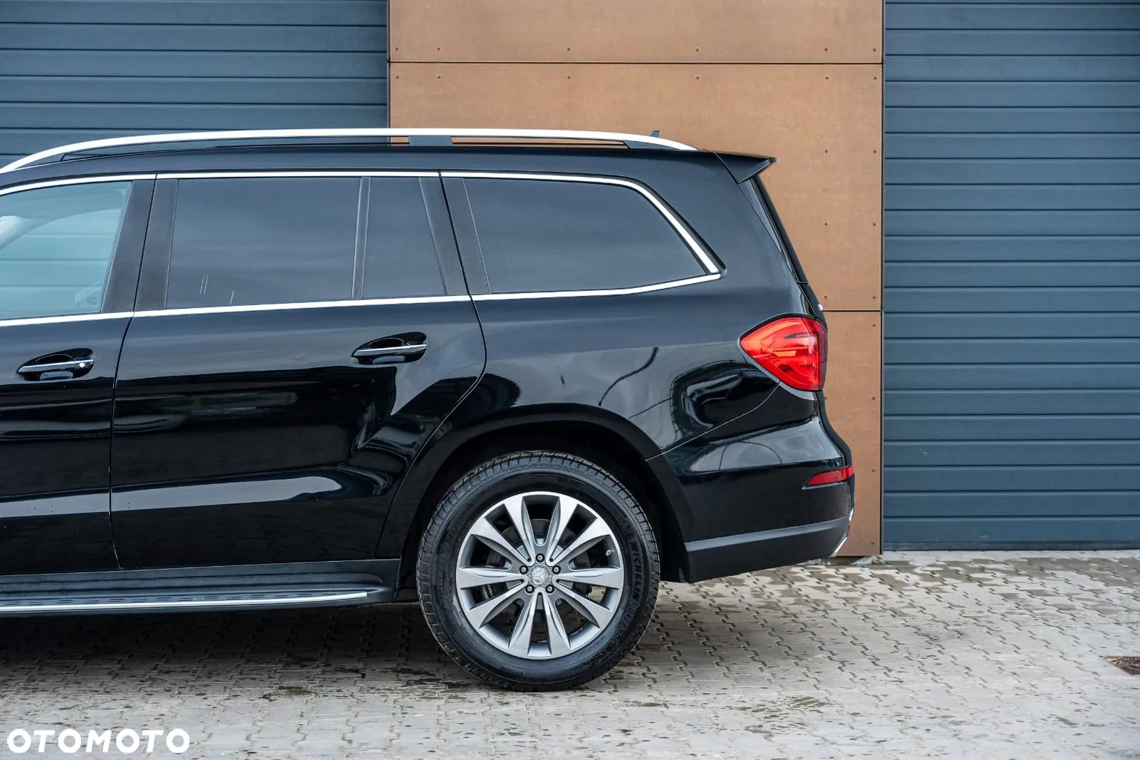 Mercedes-Benz GL - 13