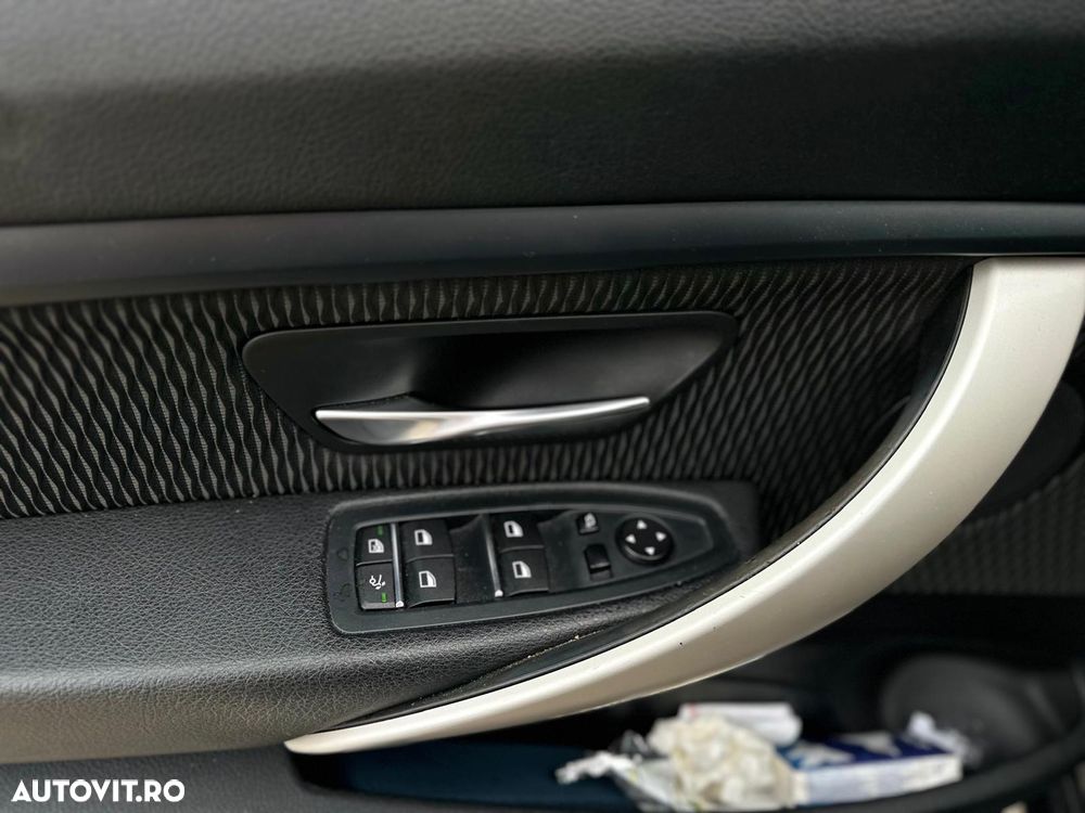 BMW Seria 3 325d Aut. Advantage - 36