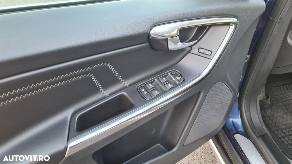 Volvo XC 60 D5AWD Ocean Race - 20