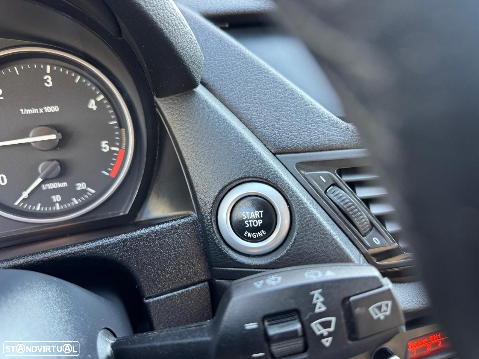 BMW X1 16 d sDrive xLine - 32