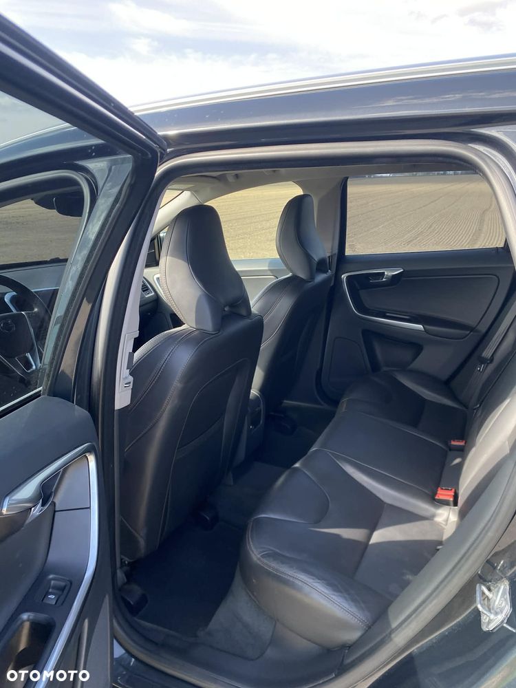Volvo XC 60 D4 AWD Summum - 8