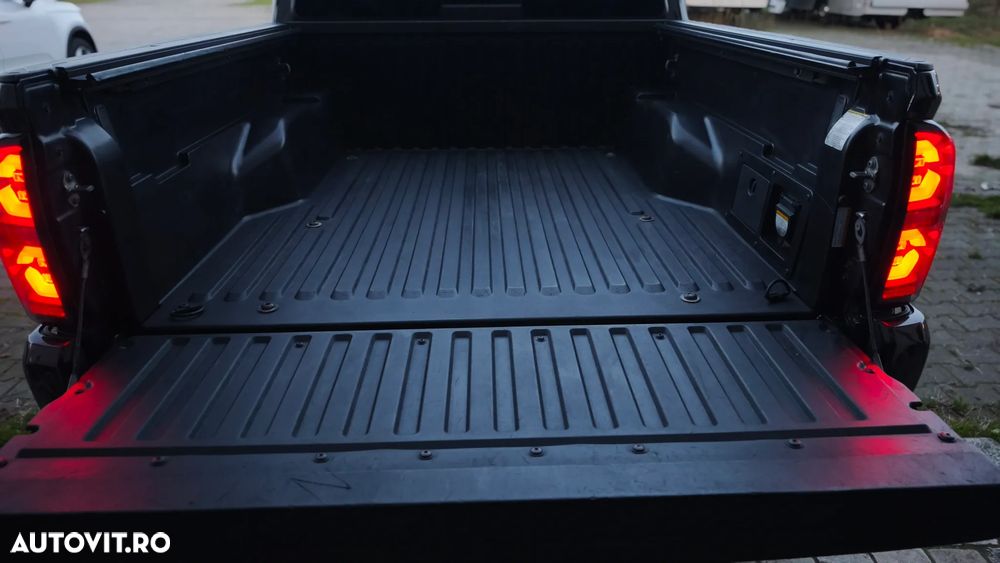 Toyota Tacoma - 7