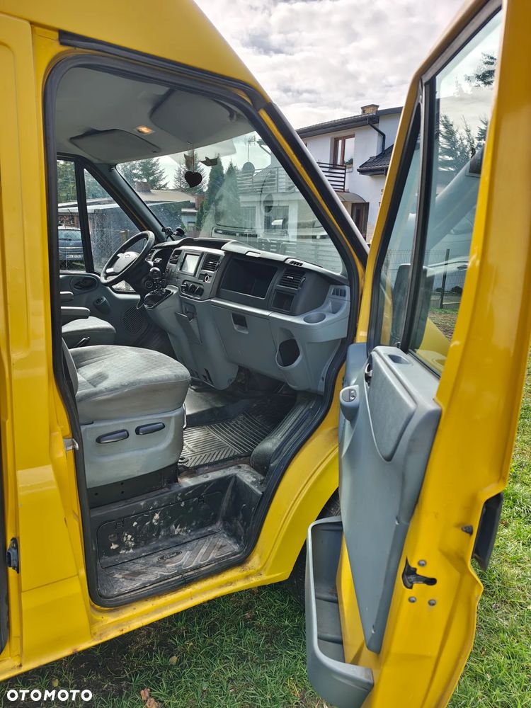 Ford Transit - 12