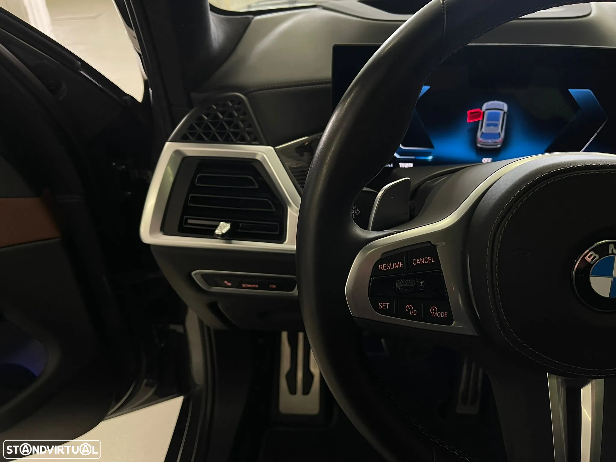 BMW X7 M M60i - 25