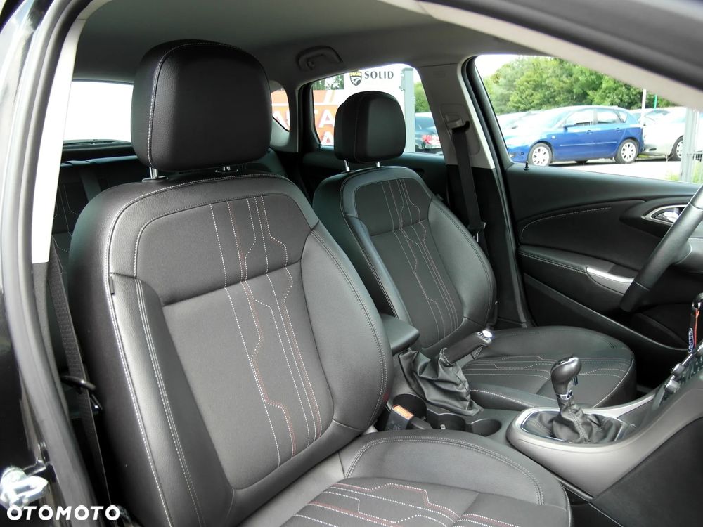 Opel Astra 1.4 Turbo 150 Jahre - 22